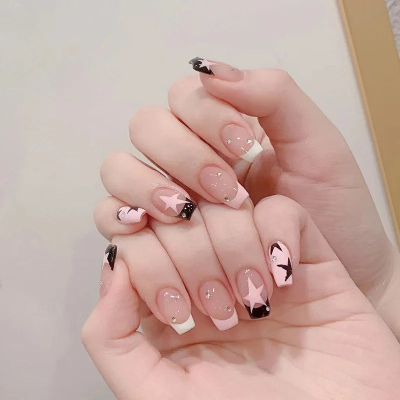 Short French Fake Nails Black Bow Design Press on Nail Tips with Glitter Love Heart Pattern Artificial Nail Tips for Girls 24pcs