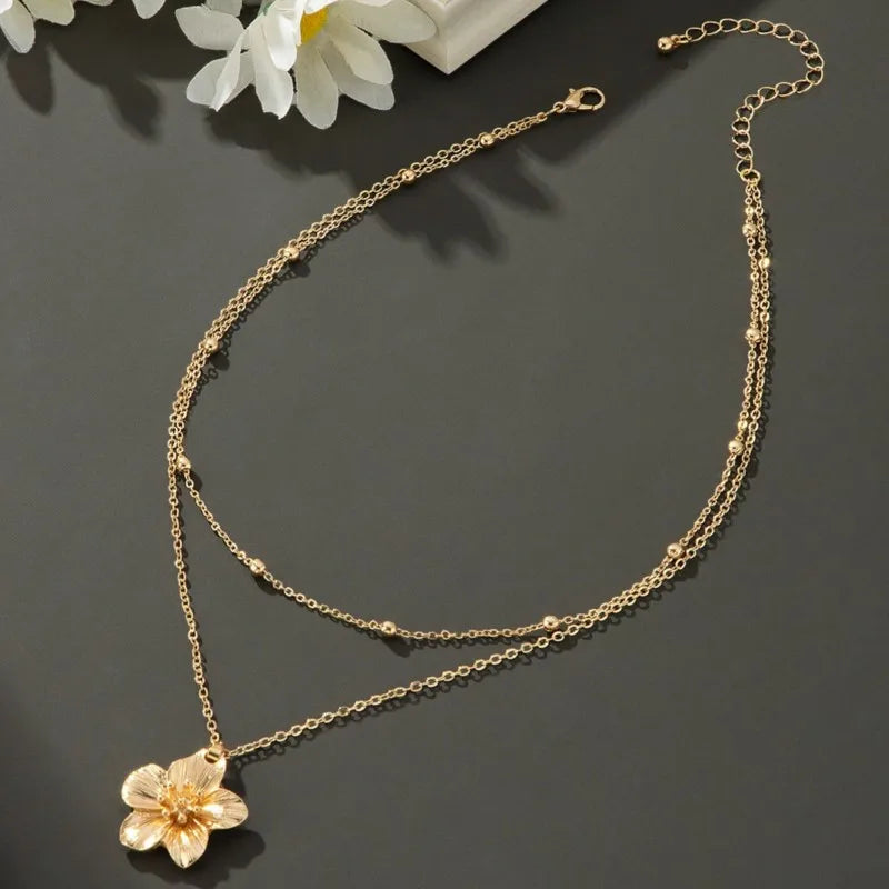 Golden Dopamine Style Flower Pendant Necklace for Women 2025 New Trend Wrinkled Choker Wedding Gifts Accessories