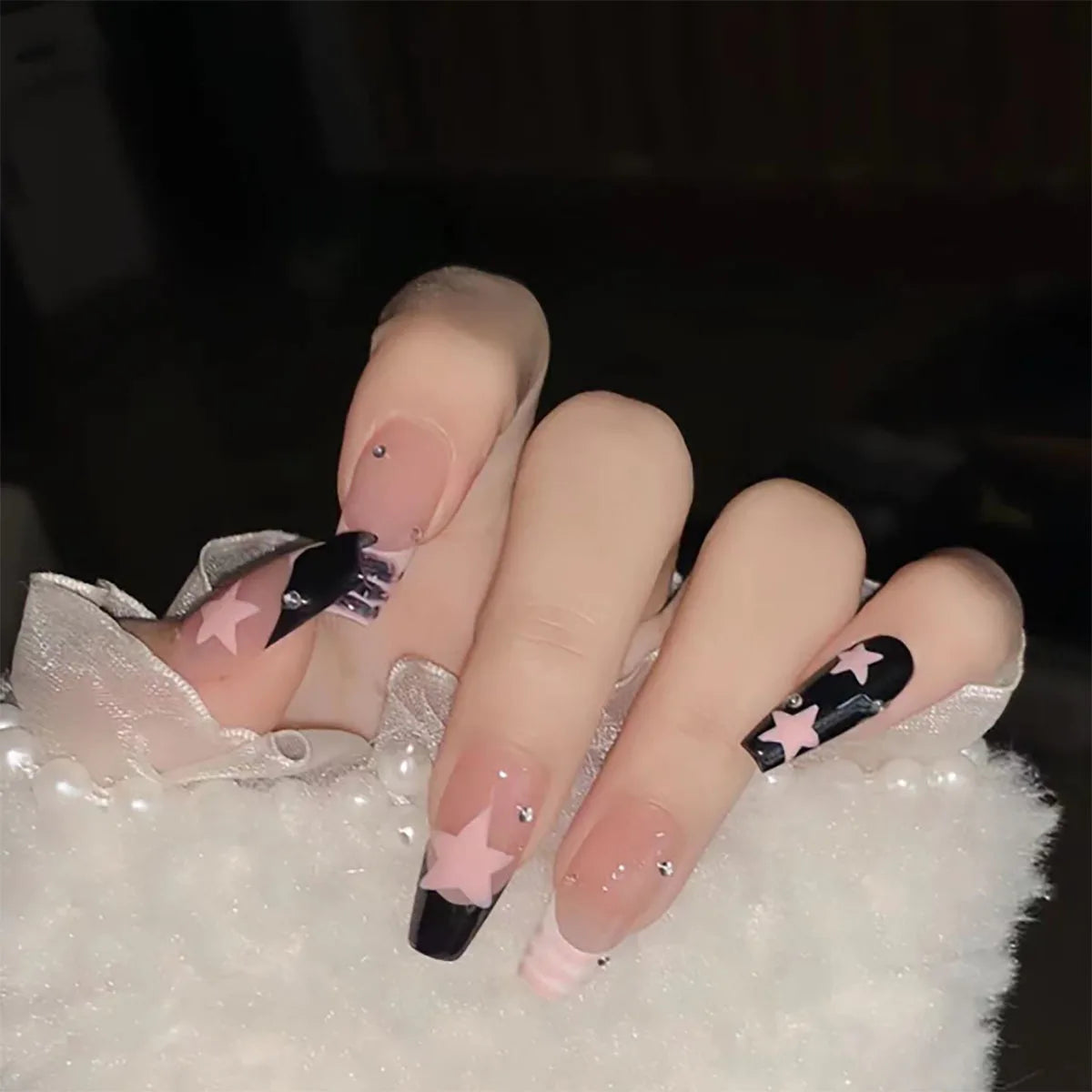 y2k Nails 24pcs Fake Nails Black Pink Color French Press Nail Tips with Five-pointed Star Pattern Artificial Nail Tips for Girls