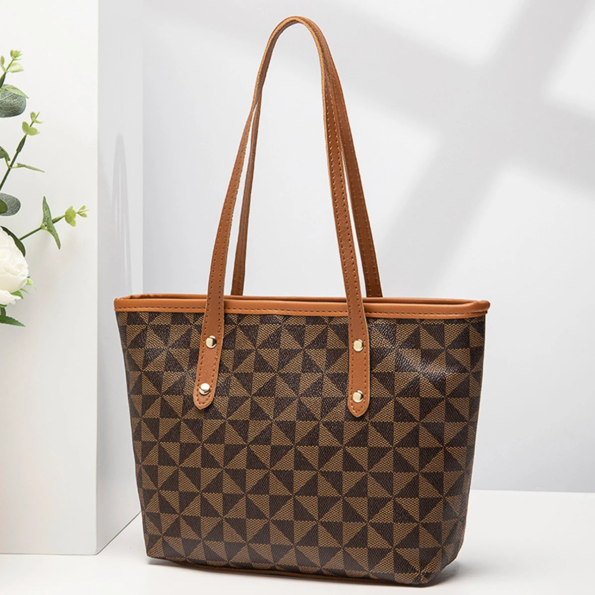 Trendy and versatile printed tote bags, fashionable and generous women's handbags, tote bags, large capacity women's bags.QKC