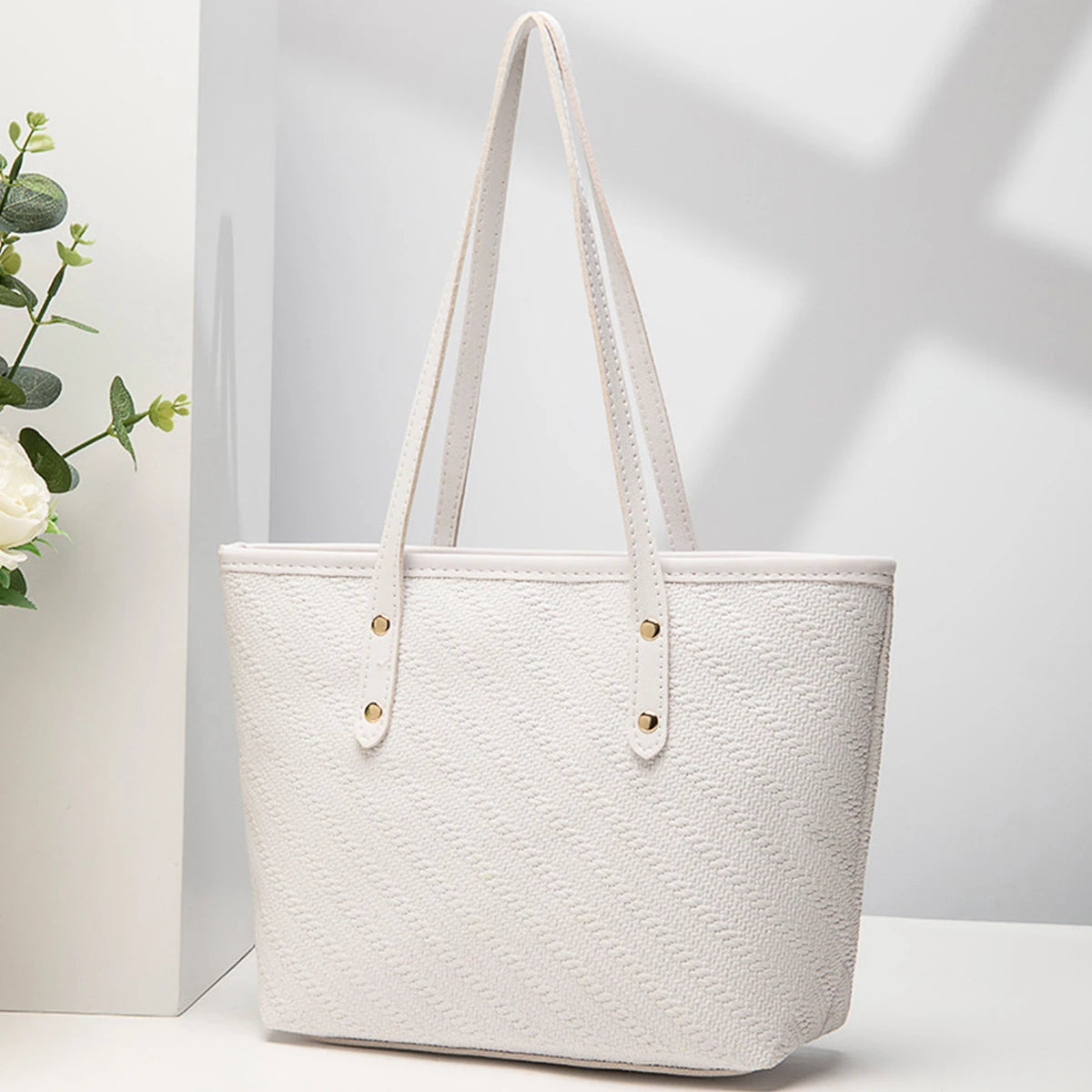 Trendy and versatile printed tote bags, fashionable and generous women's handbags, tote bags, large capacity women's bags.QKC