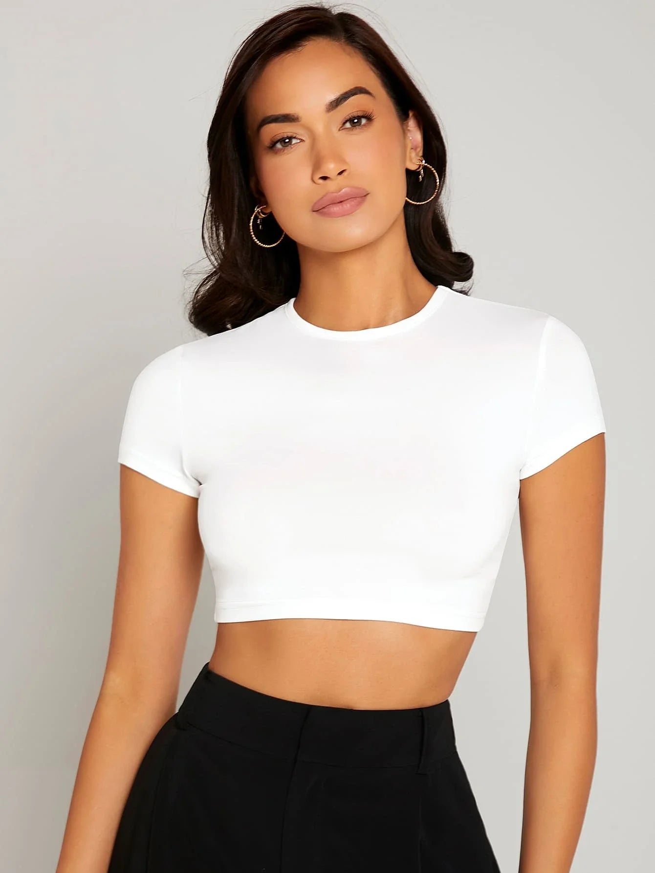 Tight Tops Sexy Crop T-Shirt Summer Woman Short Sleeve Breathable Stretch Soft Females Streetwears Highlighting A Good Figure