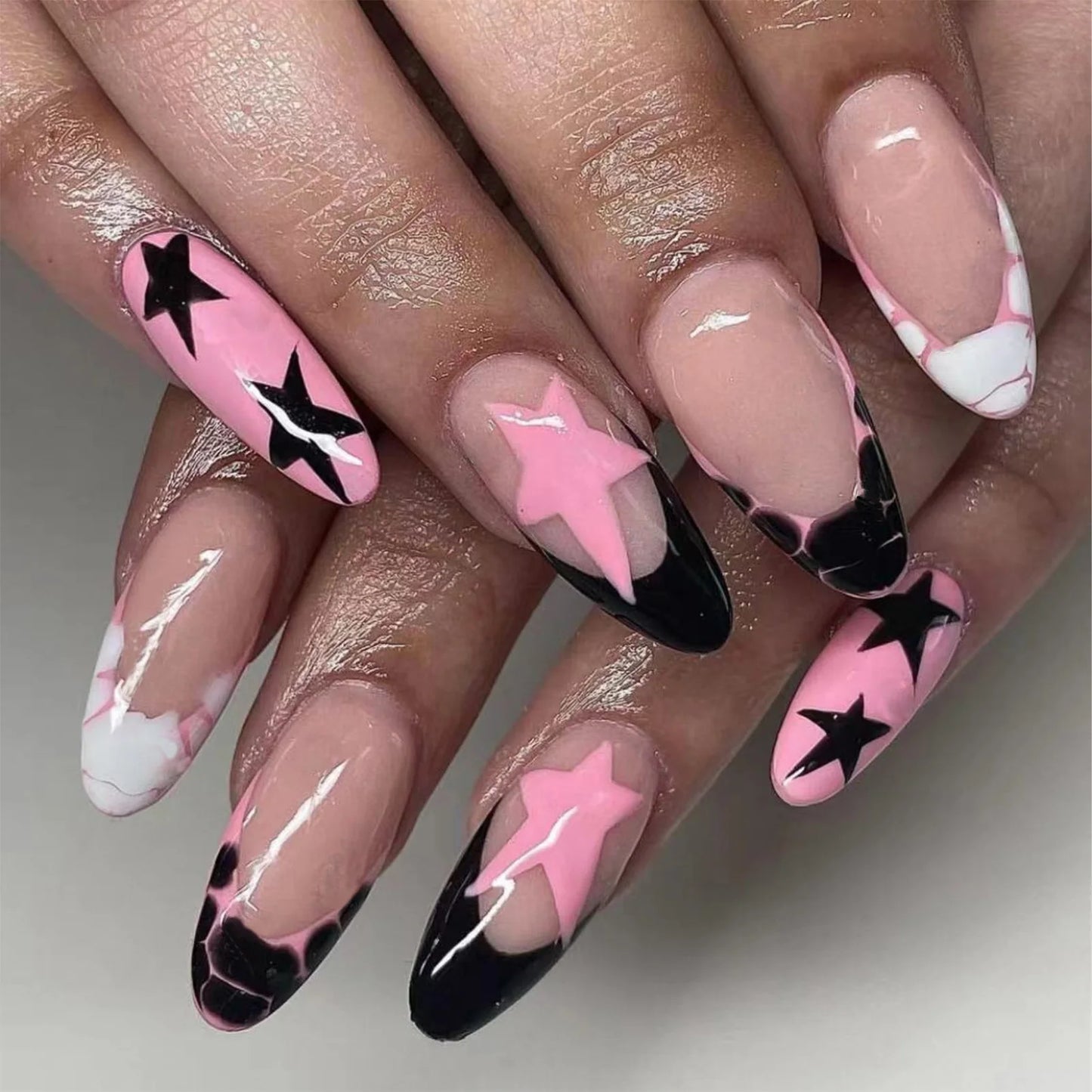 Short French Fake Nails Black Bow Design Press on Nail Tips with Glitter Love Heart Pattern Artificial Nail Tips for Girls 24pcs