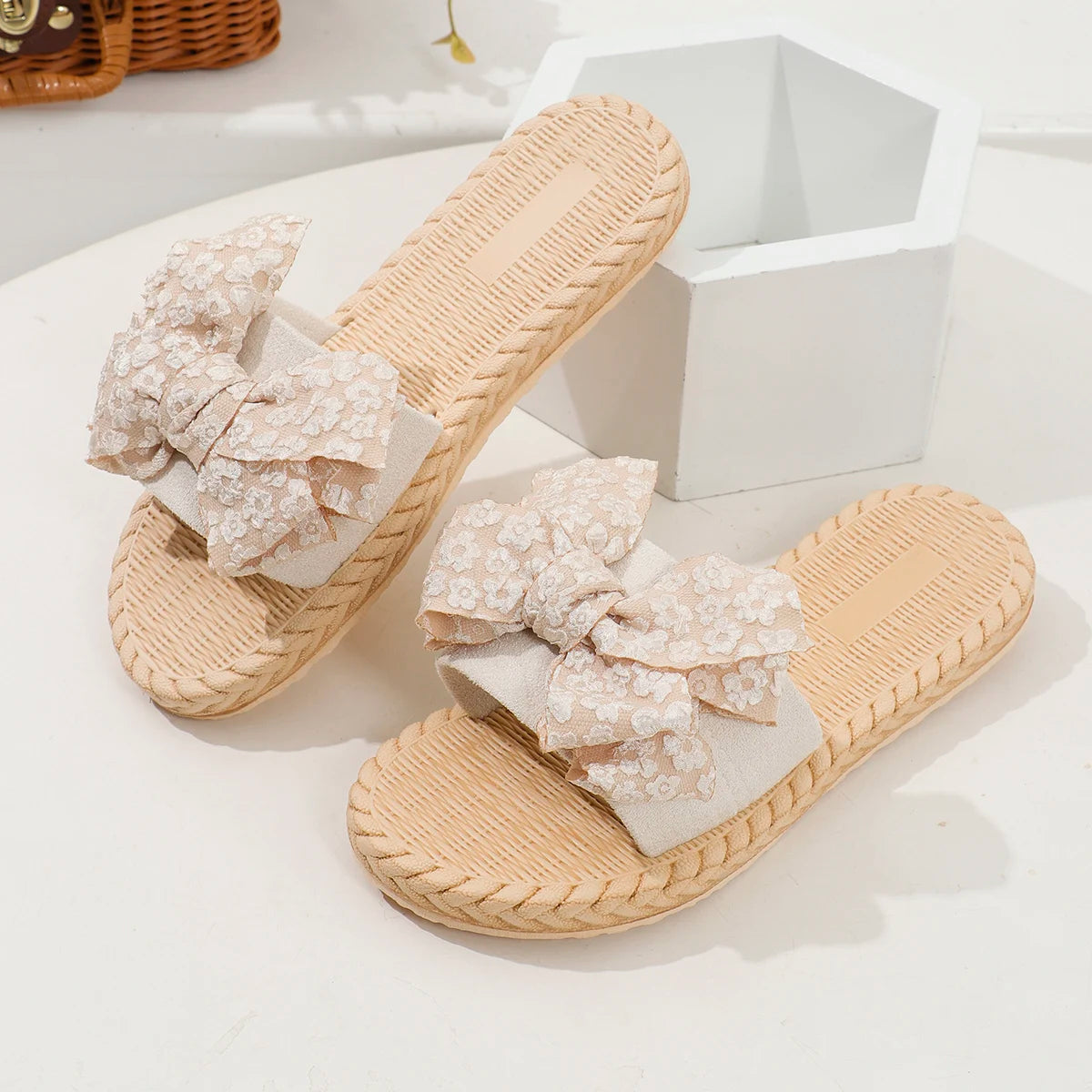 Women's fashion trend lace bow anti slip, wear-resistant, comfortable soft sole flat heel slippers